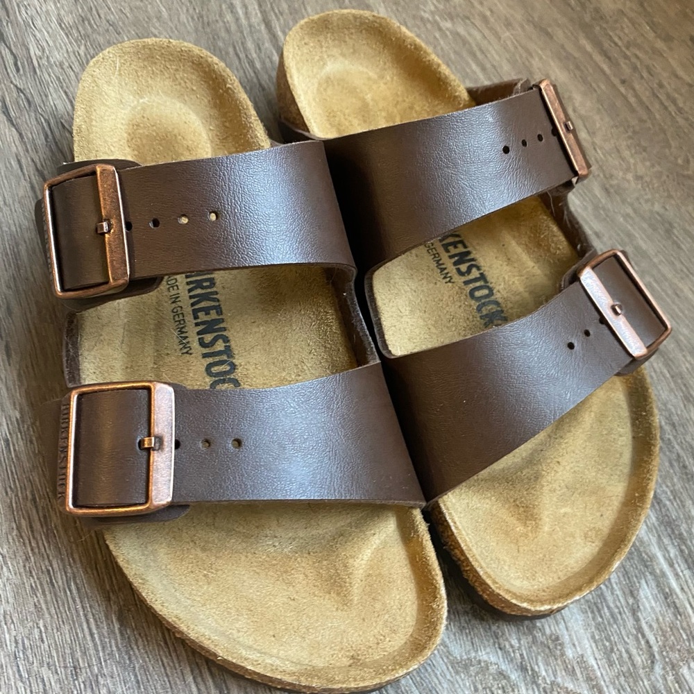 NWOT Birkenstock Arizona Sandals